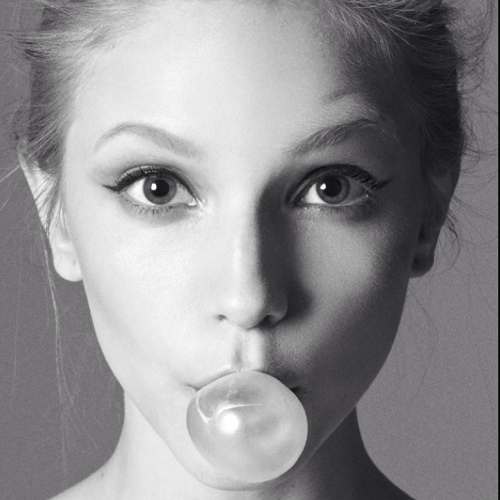 tontotequiero's profile picture. tantos besos que perdemos por jugar al orgullo .