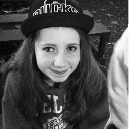 TaylorRay28's profile picture. taken july baby✌