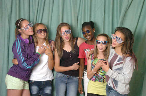 Mickzter3's profile picture. Ocean Lover//Skateboarder//Surfboarder//Youtube artist//Bass guitarist//Runner//Soccer Player//Horserider//Boxer\\Tweet me POLITELY if you want a followback:)