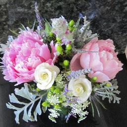 Royal Fleur Florist is a family owned local flower shop. we offers a wide variety of floral arrangements with same day delivery at an affordable price.