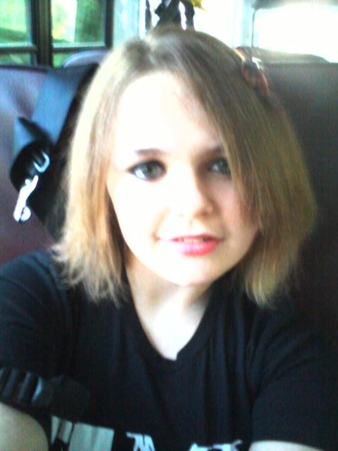 HI im Cameron  I LOVE MUSIC and supernatural    BVB  and  JULIET SIMMS   FOREVER       if you need someone to talk to im always here for you so just DM me