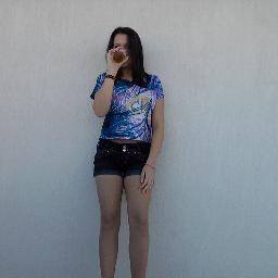 Me segue looogo!
.xX.Quem se descreve se limita!.Xx. ~ ♥• 
'Biografia {?}
Fala sério! Como vou resumir minha
vida aki no twitter?;P