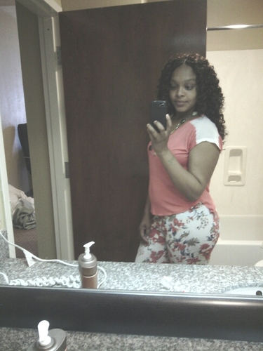 YELLABONE_CUTIE's profile picture. #TeamCancer #ProudMom #TeamYellaBone #TeamFb