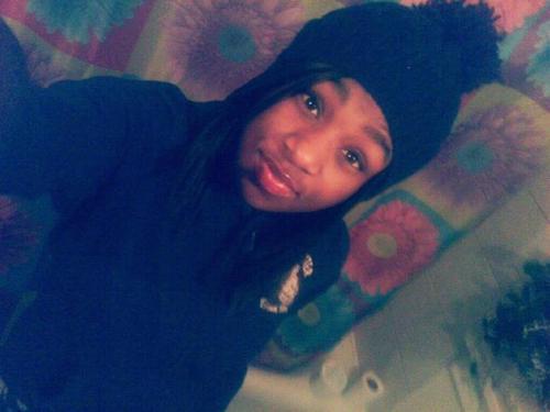 I TRUST NO ONE,, FOLLOW MY FAV @I_Got_Fundss But until den follow a bad bitch
