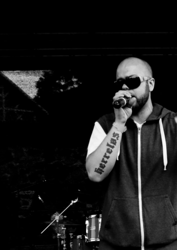 ApatiHL's profile picture. Atilla Apati, representerer rap-gruppa Herreløse fra Oslo. Skeet skeet, tweet tweet!