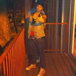ESCAPING THE WORLD AND MY PAIN THRU MY LYRICS.MAKING A WAY FOR MY LIL ONE