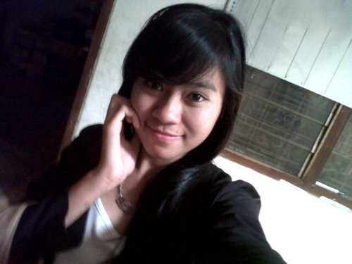 susisusanti702's profile picture. 