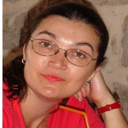 Оптимист, отличница, вежливая тактичная, болтлива по настроению, расчетливая скупердяйка, но бываю неприлично расточительной. Я - розовая пантера!
