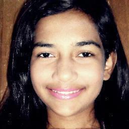 Geminiiana,alegre, curiosa, comunicativa, desencanada,simpática,inteligente,SOLTEIRA,adoroo conhecer pessoas nova e conversar muiito *-----*