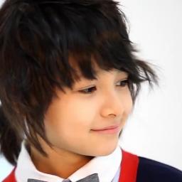 เป็นติ่งหลายวง มีมากกว่าสิบแอค แอคนี้ไว้ติ่งน้องชามูล ฟอลกลับน่ะค่ะ หวังเป็นเซเลปอยากขายครีม ..... Seventeen B.A.P EXO