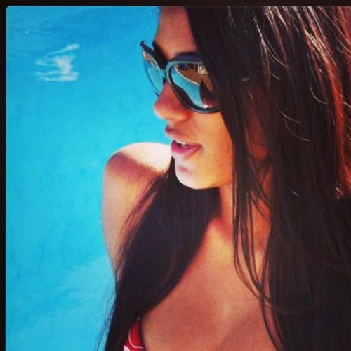 Karina Carvalho ;*Talvez eu só precise de férias,um porre e um novo amor :*