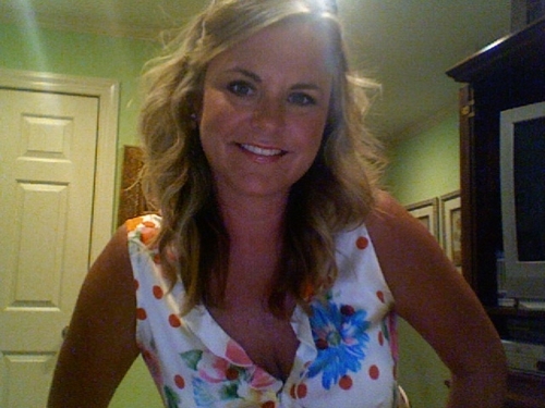 WXII Account Executive, Mom,Girlfriend...enjoys time with family & friends, reading, the pool, beach & lake...