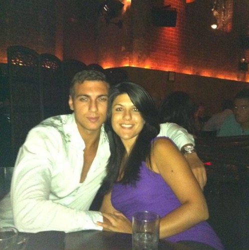 angpass10's profile picture. 