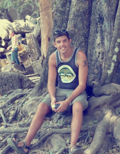 jimmynomad's profile picture. Traveling the world a little bit at a time. Just want to see everything before i die. I am a book reading, beer drinking, curry eating travel addict