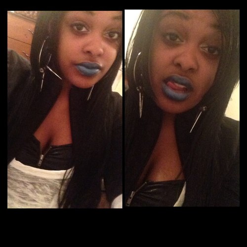 MENTION FOR A FOLLOW BACK! 22 YEARS OLD, COLLEGE STUDENT! MY NAME DOESNT MATTER!
