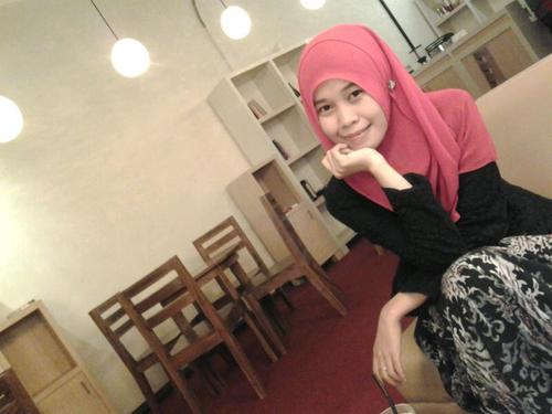 25 y.o - proud to be muslimah - ♥ beach,sunrise n sunset - durian n chocholate addict - Environmental engineering IPB2006 - Ministry of public work