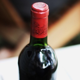 ontariowines's profile picture. Celebrating the wine and culture of our province.