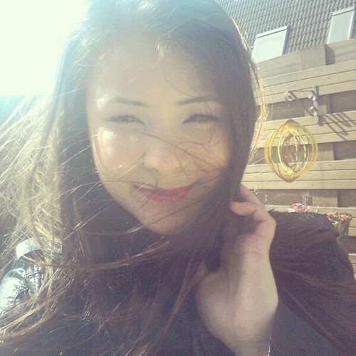 DaphneyLouise's profile picture. Half filipina, half dutch. Full human.