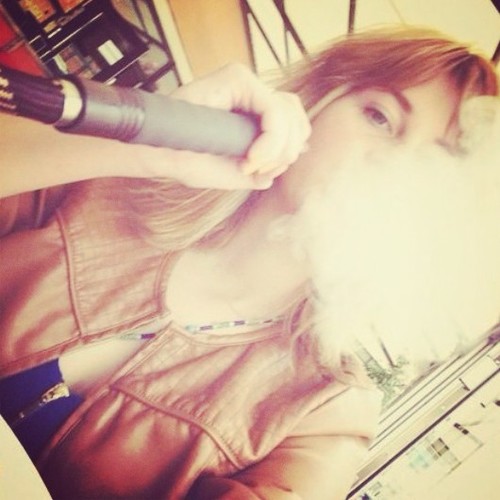 ValeriaEvgeni's profile picture. instagram valeriaevgeni
Follow me)
 twi-blogger