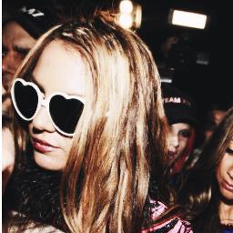 I'm Britney Army, Britney Spears love with all my heart! britney my favorite albums are Blackout and In The Zone 3