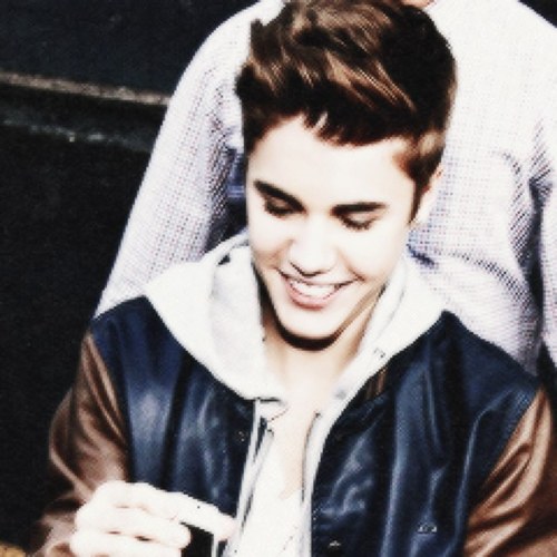 @justinbieber @JudiBelieber //// Believe Tour 5th April #teamfollowback #followforfollow i made a promise, to be a Belieber