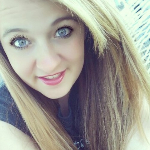im 14. I love country music. I love hanging with my friends. going swimming, tanning, having fun.