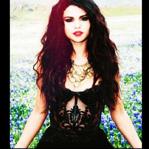 selena is my life,i love her loads and i admire her.Swifty fan + a belieber,I love Jelena,follow for a follow,remember you are all perfect being you.