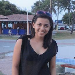 17, Sou extrovertida, gosto de viver a vida ao lado de quem gosto:)    Segue, sigo de volta '-'