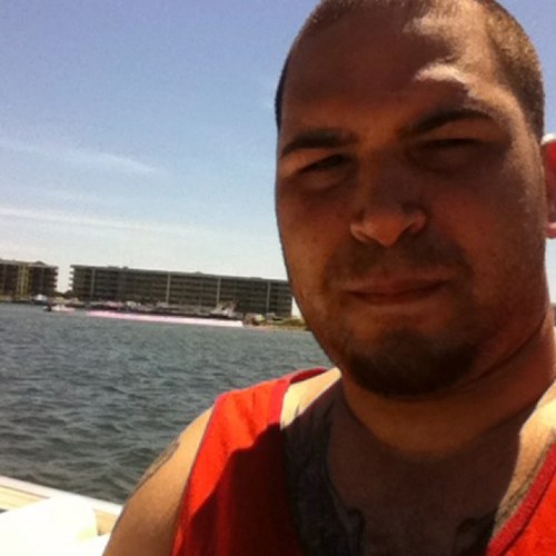 TheRealTravi's profile picture. 