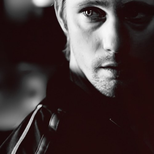 1000y/o Viking Vampire. Naughty by nature. Apathetic at heart. Deviant. Dominant. Maker to my beloved @CarterJuliet (TB/SVM RPMC18+) http://t.co/AdEX5aDrU1