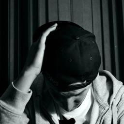 IkbendeGrote's profile picture. Frontman van de hiphop band 'Alexander de Grote', columnist en docent geschiedenis.