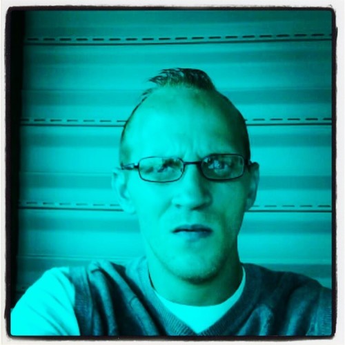 im 25 im gay very friendly enjoy making new friends and single love all types of music and outdoors