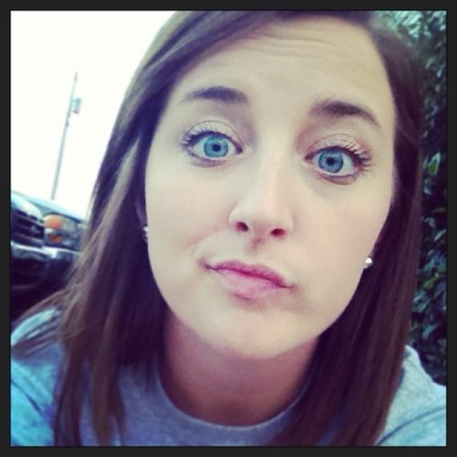 WKU junior. Married to a United States Marine: @ShaneJessie10 #semperfi #teamusmc #marinewife