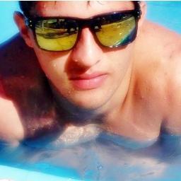 _Rafaelholiver's profile picture. Ser ou não ser eis a questão, se sei digo que sei, se não sei digo que não sei e pronto...o importante é ser sempre ser vc mesmo mas nunca ser sempre o mesmo!!!