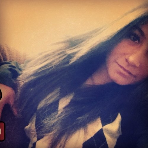 eai vim aqui faze a bio da MINHA pequena e tirem o olho que ela já tem dono! te amo mais que tudo meu amor ♥ p. @EveeertooonN