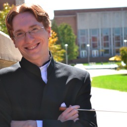 I'm a conductor who loves cats, reading, sci fi, and my social media does a very poor job hiding my nerdiness.