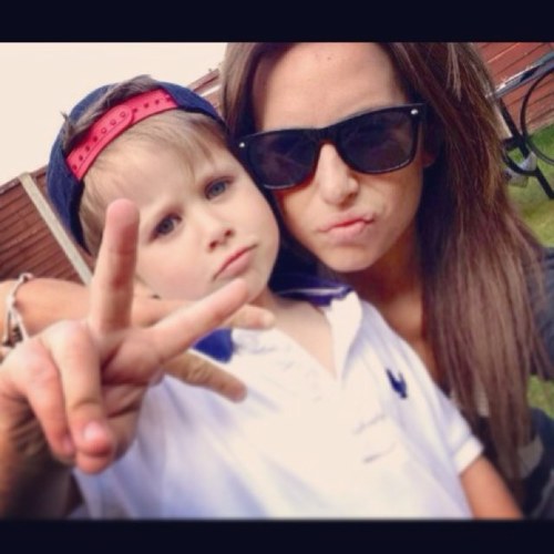 SarahSaunderz's profile picture. Regrets we have no use for ✌️