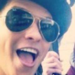 Bzzz_moon Profile Picture