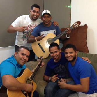 La música es sinónimo d libertad, d tocar lo q quieras y cuando quieras con pasión, la música es el alimento del amor! Integrante d la agrupación @voiceoficial