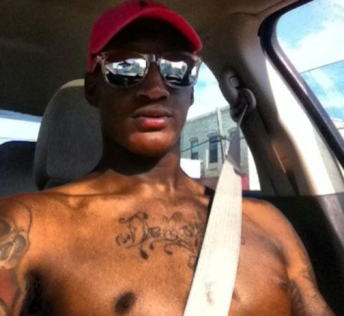 Follow me on IG: @globoy_shine stacking money jumping hurdles ohh n fucking is my problem JSU '17