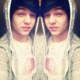 dahdahdrew's profile picture. hi im andrew but call me drew