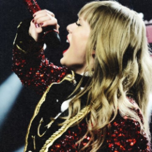 mishelnoboa's profile picture. I love being care free and my favorite show is life with boys my two idiol are taylor swift and one direction ❤❤