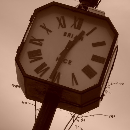 tancredi376's profile picture. e se sai che le gocce riempiono il mare, ogni 
goccia è un secondo e ogni secondo è una perla che hai guadagnato, e sei così 
avaro che non le rivenderai mai.