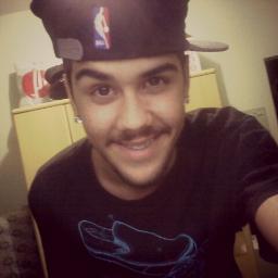 Não fassa com as pessoas, oque voce nao que oque faça com voce, :D i´m nice *-* kk