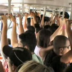 ElAmorPasajero's profile picture. Cuantas veces te enamoraste de alguien mientras viajabas? Nosotros te ayudamos a encontrarlo. Gente que busca gente. En el bondi,  en el subte y en el tren.