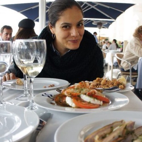 Corro,vuelo y me acelero. Mamá D3 críos. Me encanta mi familia, viajar y comer rico. La risa alimento del alma. Psicoterapeuta comprometida con la salud mental.