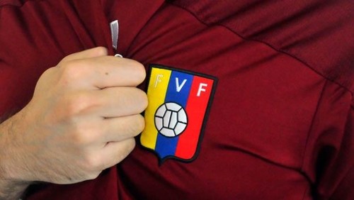 Jugador de Futbol Campo De las categorias Menores Sub 15!!!! & 100pre apoyando a Nuestra seleccion Vinotinto #Vivavenezuela