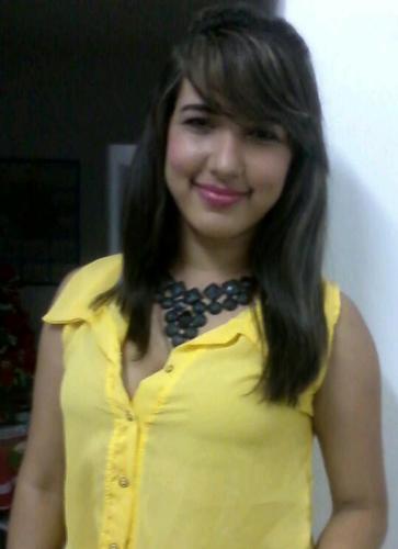 feliiz, determinada, sonhadora, extrovertida, (yn 'Deus' ~whats app: 9462-8465
