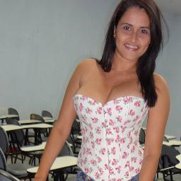 Muita coisa que ontem parecia importante ou significativa amanhã virará pó no filtro da memória. Mas o sorriso! ah, esse resistirá a todas as ciladas do tempo!