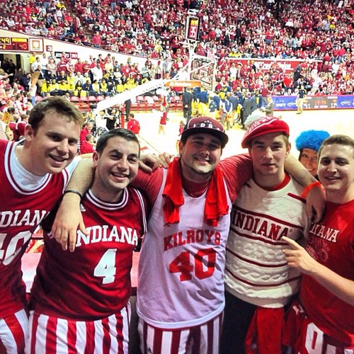 I'm your favorite twitter's favorite twitter. #Chicago #IU